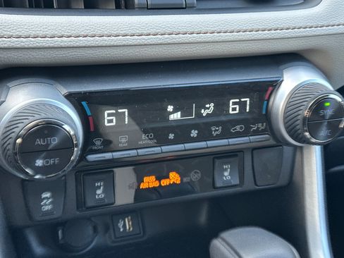 New 2025 Toyota RAV4 XLE w/ Convenience Package image 18