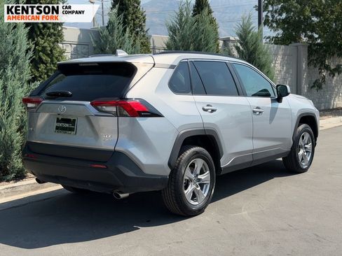 Used 2025 Toyota RAV4 XLE AWD/4WD image 8