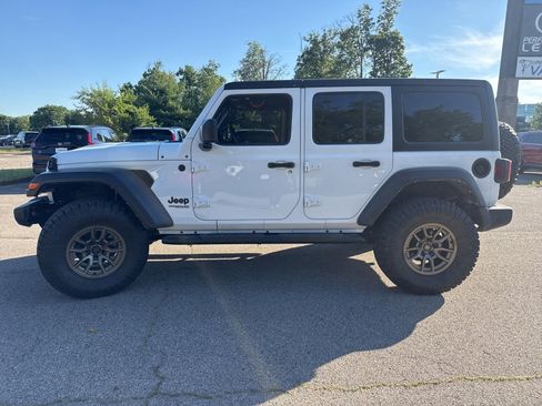 Used 2022 Jeep Wrangler Unlimited Sport AWD/4WD image 2