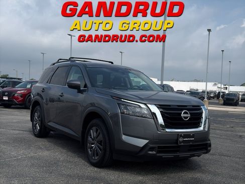 Certified 2023 Nissan Pathfinder SV w/ SV Premium Package AWD/4WD image 1