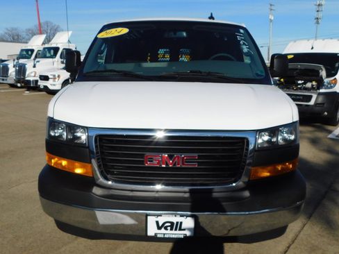 Used 2024 GMC Savana 2500 w/ Driver Convenience Package image 5