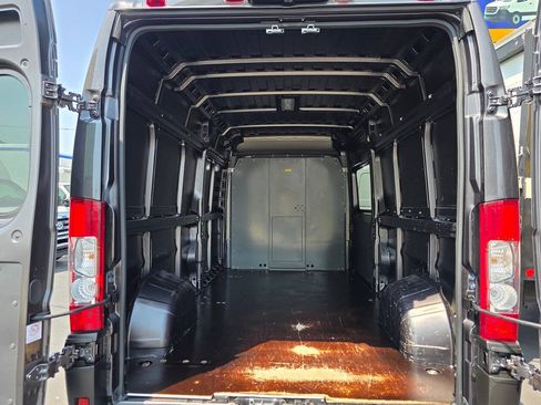 Used 2022 RAM ProMaster 2500 w/ Interior LED Lighting Group FWD image 11