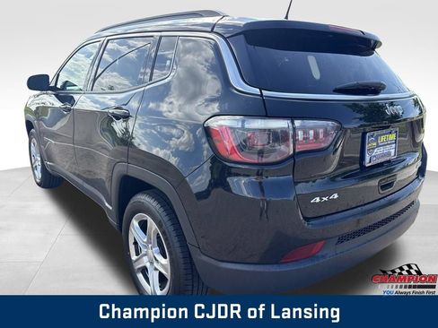Used 2024 Jeep Compass Latitude AWD/4WD image 5