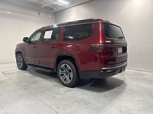 Used 2022 Jeep Wagoneer Series III AWD/4WD image 8