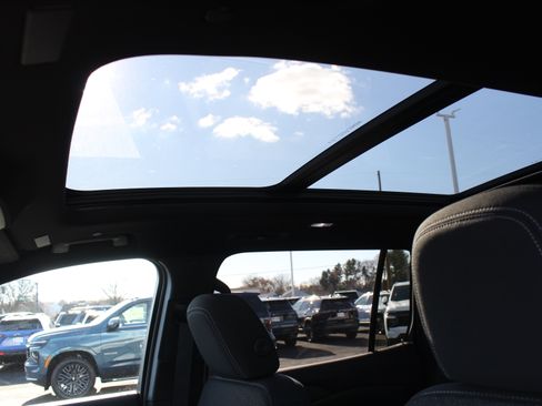 New 2026 Chevrolet Traverse LT w/ Sun and Wheel Package image 10