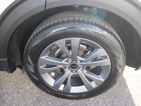 Used 2022 Ford Explorer XLT w/ Equipment Group 202A RWD image 27