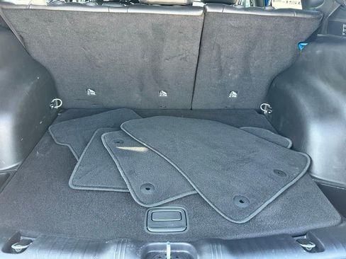 Used 2025 Jeep Compass Latitude image 9