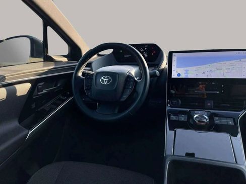 Used 2023 Toyota bZ4X FWD image 9
