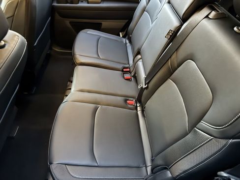 New 2026 Nissan Pathfinder SL image 10