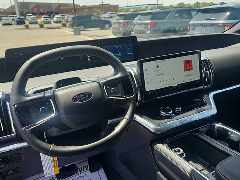 New 2026 Ford Expedition Platinum AWD/4WD image 6