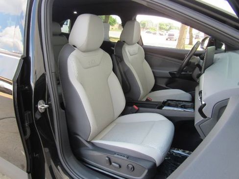 Used 2021 Volkswagen ID.4 Pro S w/ Gradient Package image 24