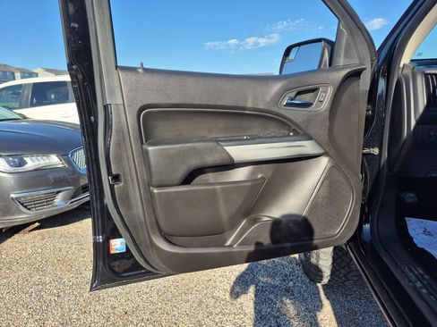 Used 2017 Chevrolet Colorado LT w/ LT Convenience Package RWD image 20