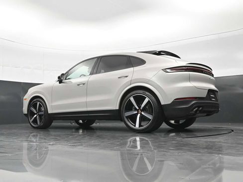 Certified 2026 Porsche Cayenne Coupe AWD/4WD image 40
