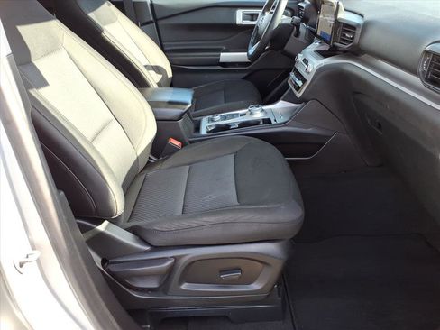 Certified 2023 Ford Explorer XLT image 8
