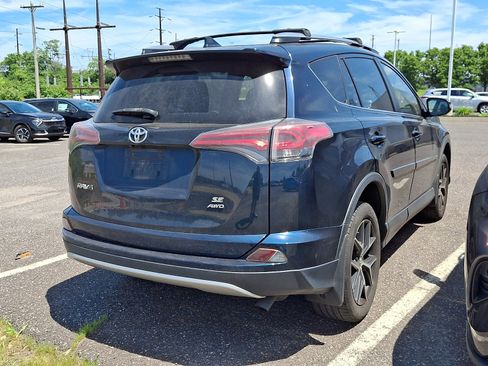 Used 2017 Toyota RAV4 SE w/ Power Extra Value Package AWD/4WD image 4