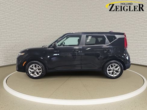 Used 2022 Kia Soul LX w/ Technology Package FWD image 8