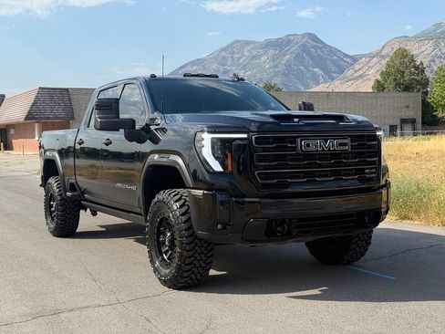 Used 2025 GMC Sierra 2500 AT4X AWD/4WD image 1