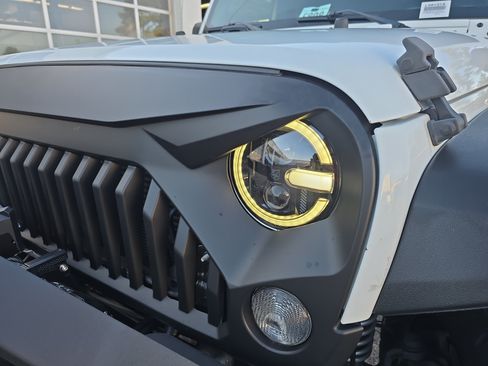 Used 2017 Jeep Wrangler Unlimited Sport w/ Quick Order Package 24S AWD/4WD image 29