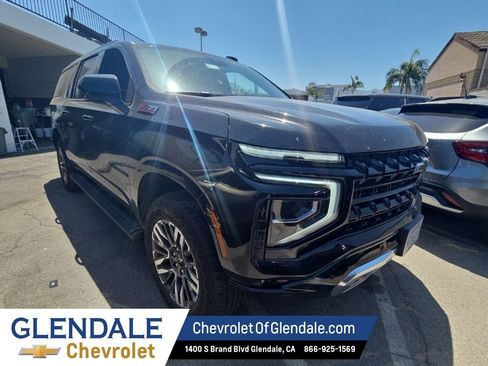 Used 2025 Chevrolet Suburban Z71 AWD/4WD image 10