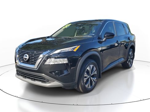 Used 2022 Nissan Rogue SV image 3