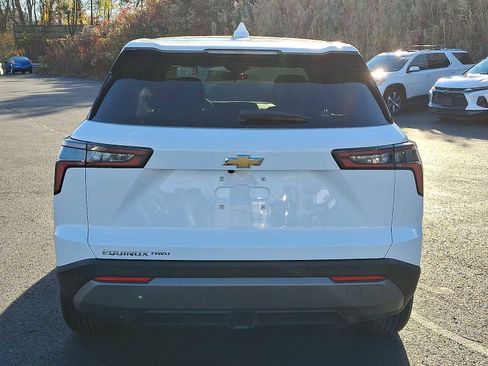Used 2025 Chevrolet Equinox LT image 6