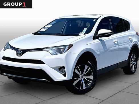Used 2018 Toyota RAV4 XLE FWD image 1
