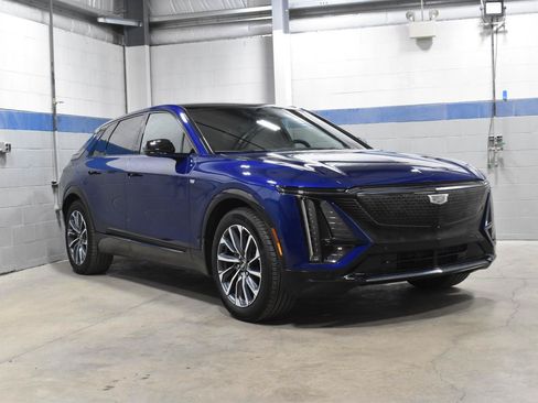 Certified 2024 Cadillac Lyriq Sport RWD image 28