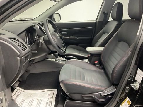 Used 2025 Mitsubishi Outlander Sport SE image 14