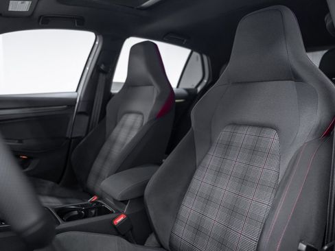 Used 2022 Volkswagen GTI SE image 32