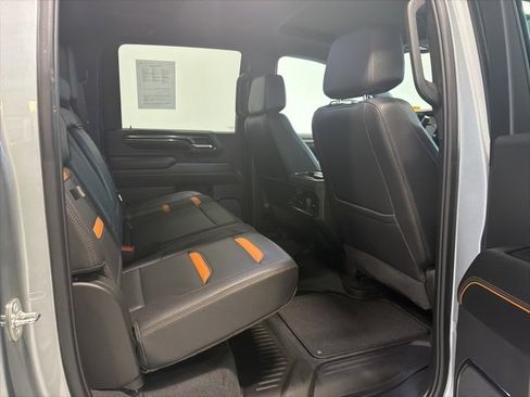 Used 2024 GMC Sierra 2500 AT4 image 45