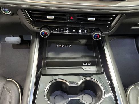 Used 2025 Chevrolet Tahoe Premier RWD image 30