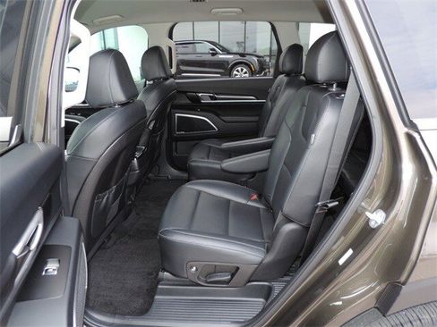 Used 2023 Kia Telluride S image 13