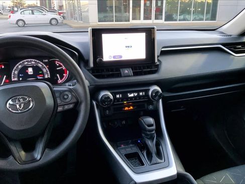 Used 2024 Toyota RAV4 XLE image 6