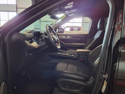 Used 2025 Ford Explorer ST-Line w/ ST-Line Street Pack AWD/4WD image 20