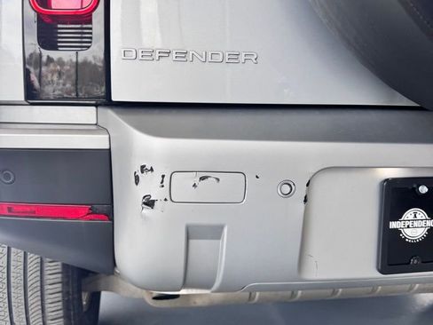 Used 2023 Land Rover Defender 110 S image 24