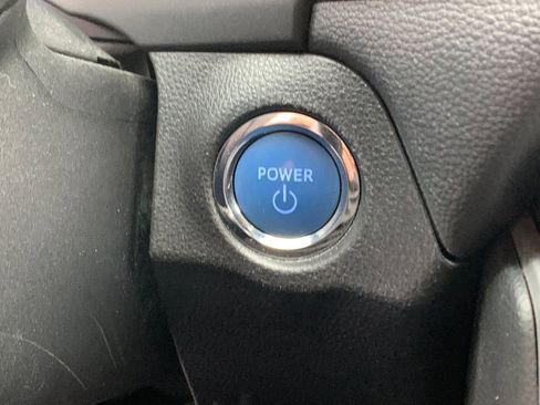 Used 2021 Toyota RAV4 XLE Premium image 24