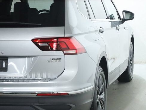 Certified 2022 Volkswagen Tiguan SE AWD/4WD image 48
