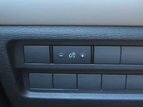 Used 2025 Mitsubishi Outlander SE image 37