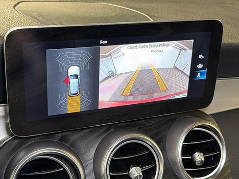 Used 2021 Mercedes-Benz GLC 300 4MATIC w/ AMG Line image 29