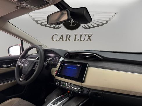 Used 2018 Honda Clarity Plug-In Hybrid image 16