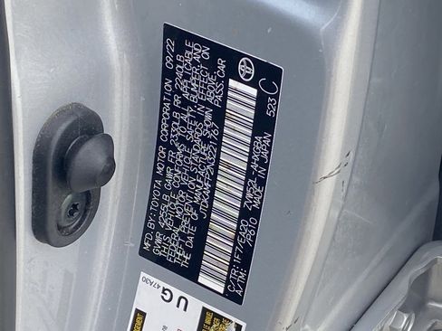 Used 2022 Toyota Prius Prime XLE FWD image 31