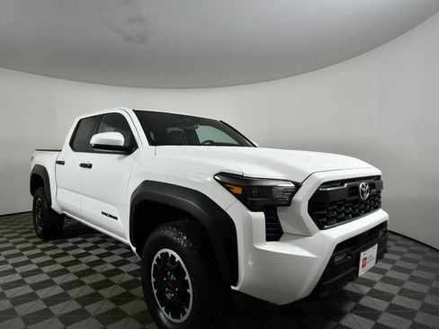 Used 2024 Toyota Tacoma TRD Off-Road image 8