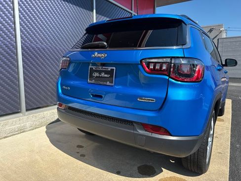 Used 2022 Jeep Compass Latitude AWD/4WD image 7