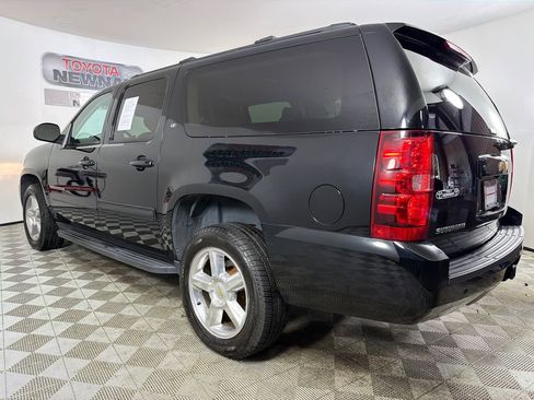Used 2014 Chevrolet Suburban LT AWD/4WD image 6