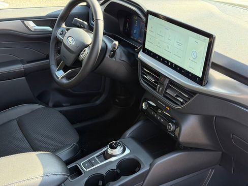 New 2026 Ford Escape SE FWD image 9