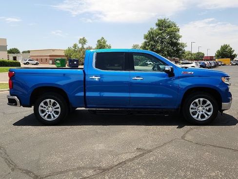 Used 2022 Chevrolet Silverado 1500 LTZ w/ Z71 Off-Road Package AWD/4WD image 5