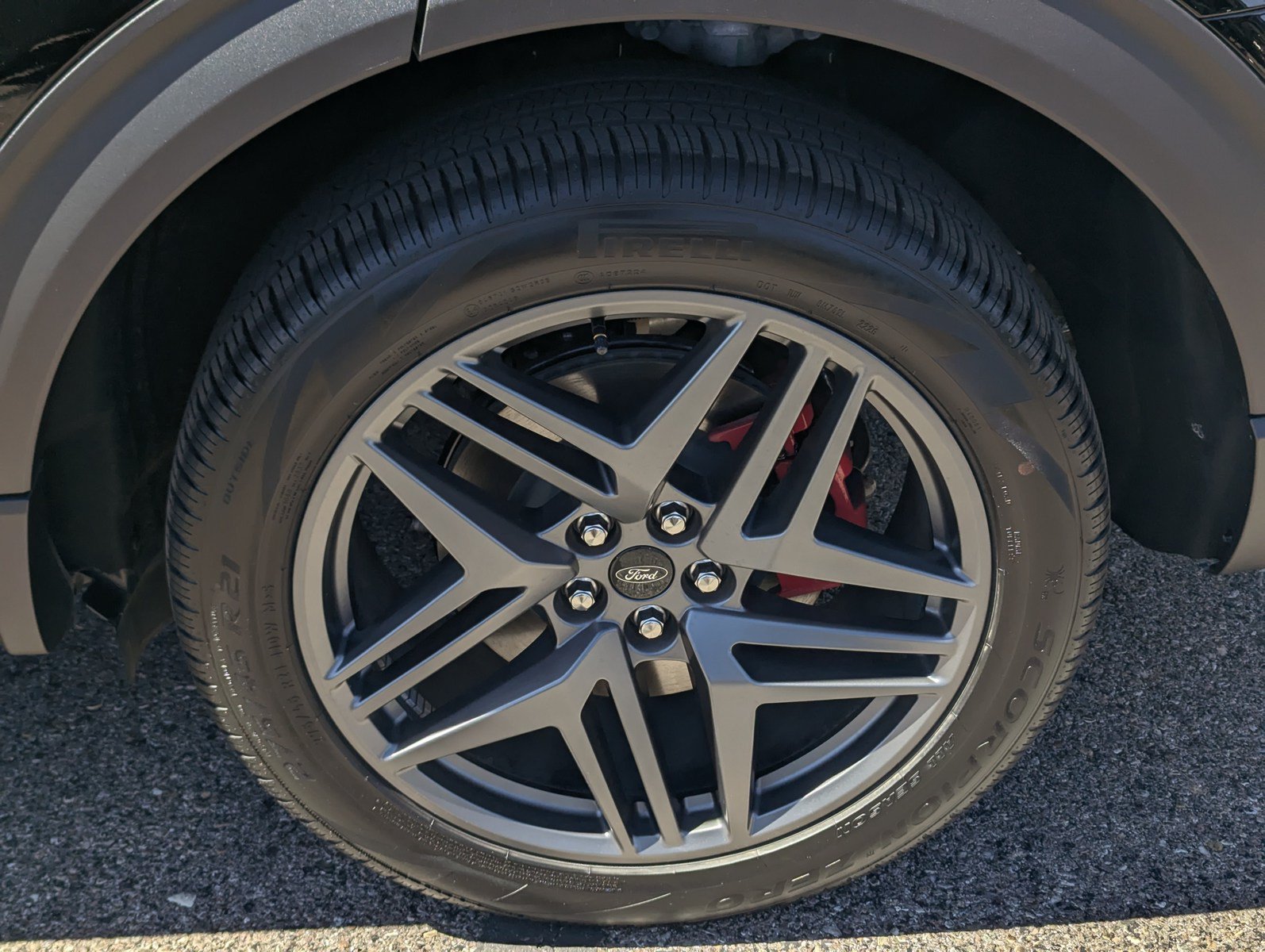 New 2026 Ford Explorer ST-Line w/ ST-Line Street Pack AWD/4WD image 7