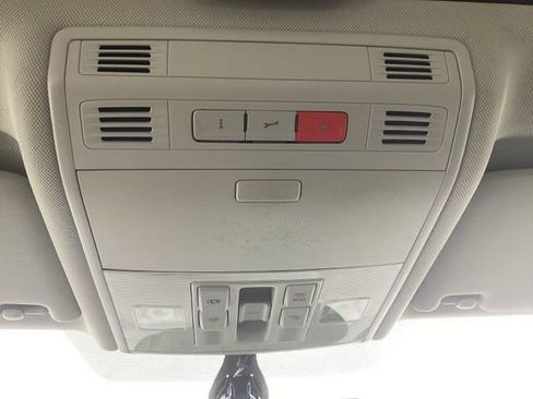 Used 2016 Volkswagen Golf SE w/ Lighting Package image 25