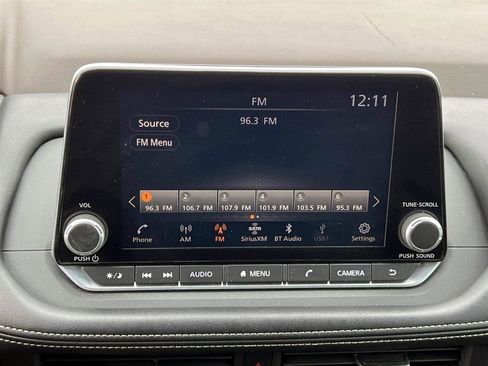 Used 2023 Nissan Rogue S image 17