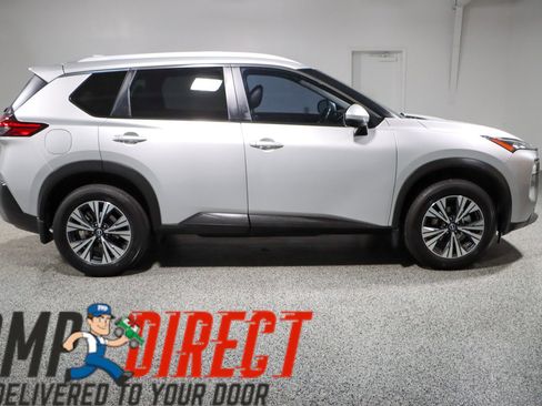 Used 2022 Nissan Rogue SV w/ SV Premium Package FWD image 6